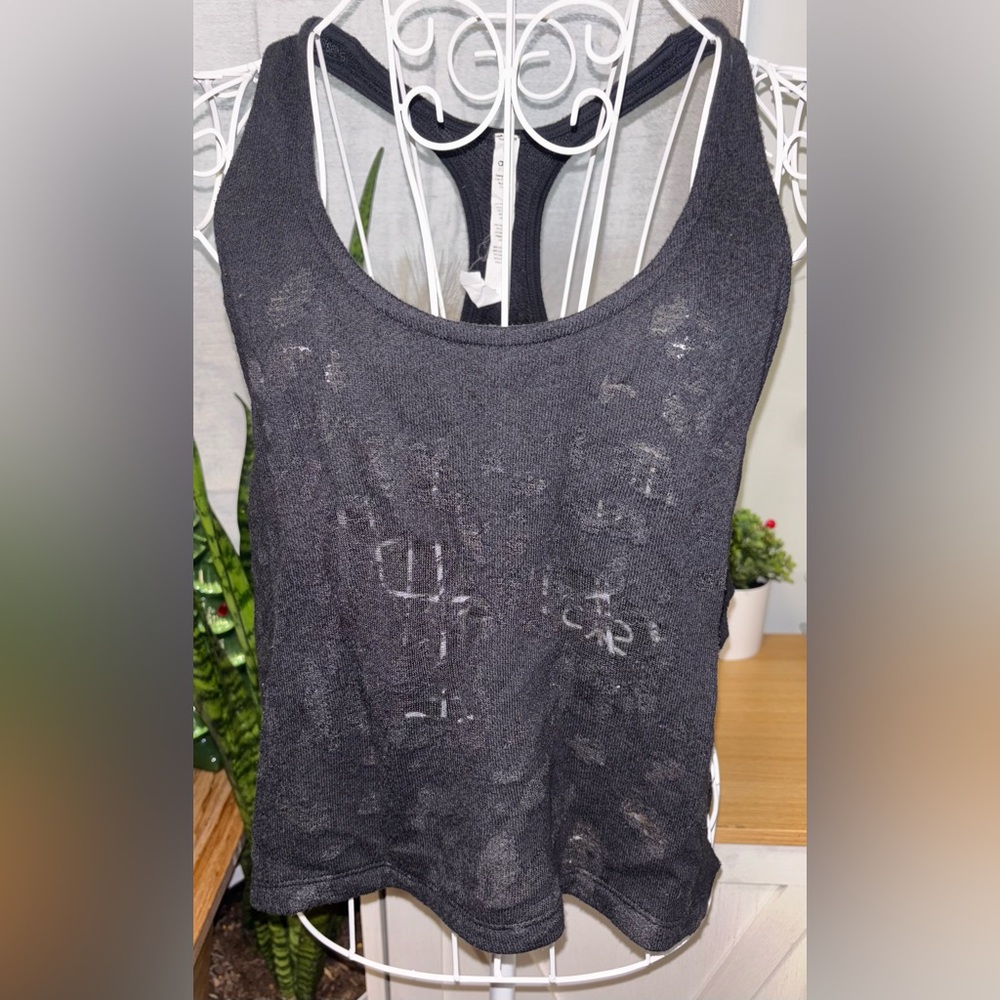 Alo Distressed Tank Size Medium - Picture 1 of 6